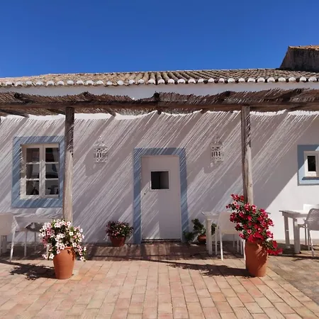 Casa Largo Do Poco Bed and breakfast *