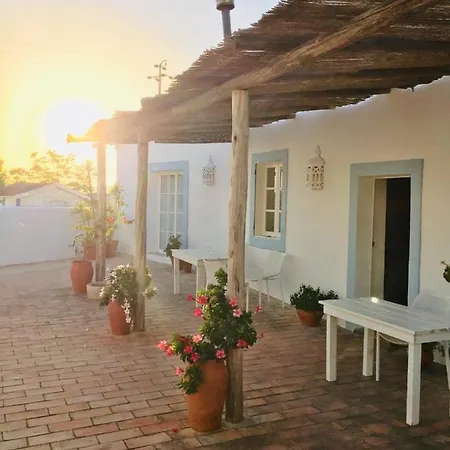 Casa Largo Do Poco Отель типа 