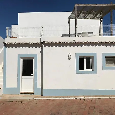 לינה וארוחת בוקר Casa Largo Do Poco 4*