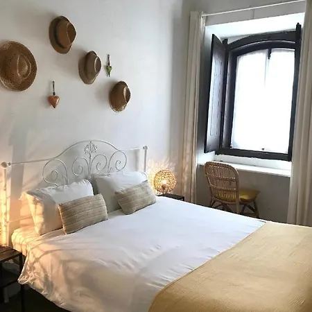 Casa Largo Do Poco לינה וארוחת בוקר אלבור