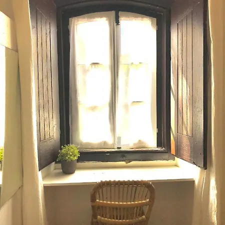 Casa Largo Do Poco 4*