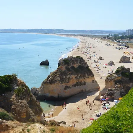 לינה וארוחת בוקר Casa Largo Do Poco 4*